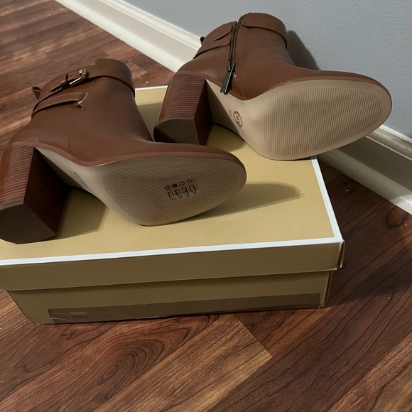 Michael Kors ankle booties - Picture 10 of 12